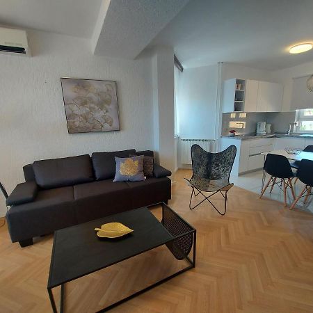 Apartments Fugosic プナト エクステリア 写真