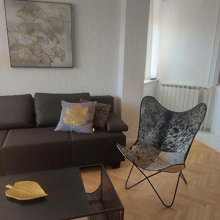 Apartments Fugosic プナト エクステリア 写真