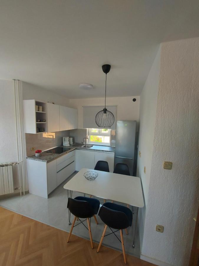 Apartments Fugosic プナト エクステリア 写真