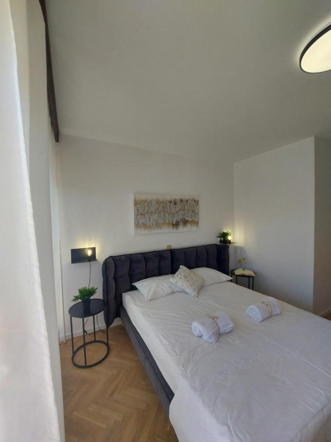 Apartments Fugosic プナト エクステリア 写真