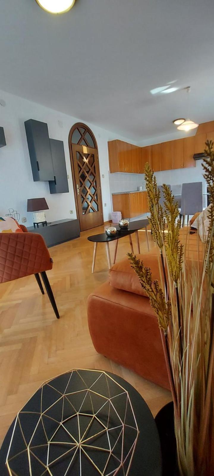 Apartments Fugosic プナト エクステリア 写真